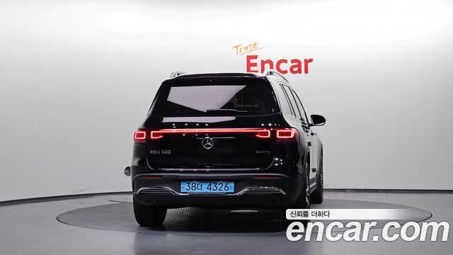 Mercedes-Benz EQB 2022 — photo 4