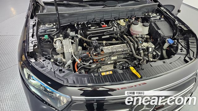 Mercedes-Benz EQB 2022 — photo 6