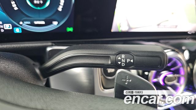 Mercedes-Benz EQB 2022 — photo 12