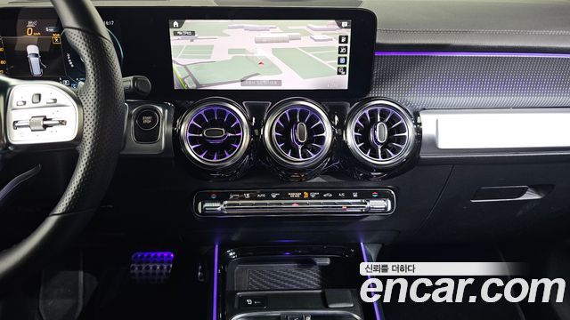 Mercedes-Benz EQB 2022 — photo 18