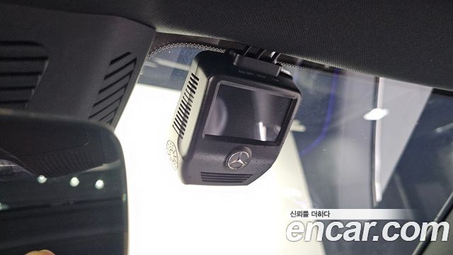 Mercedes-Benz EQB 2022 — photo 22