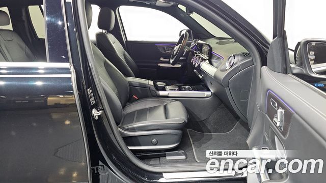 Mercedes-Benz EQB 2022 — photo 16