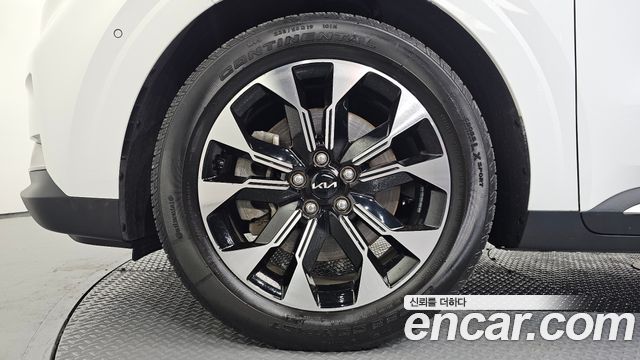 Kia Canival 2023 — photo 5