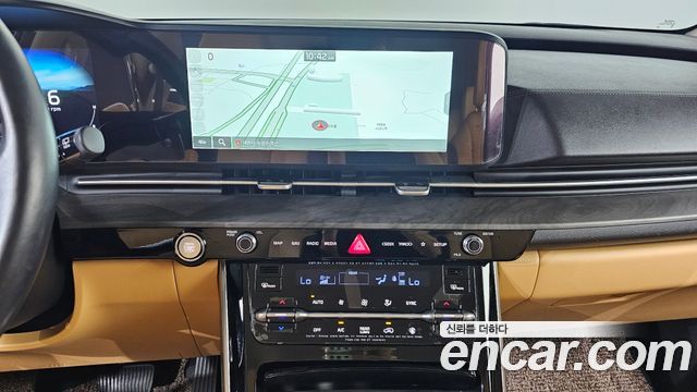 Kia Canival 2023 — photo 17