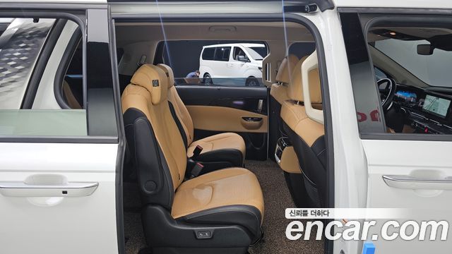 Kia Canival 2023 — photo 21