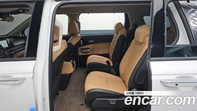 Kia Canival 2023 — photo 22