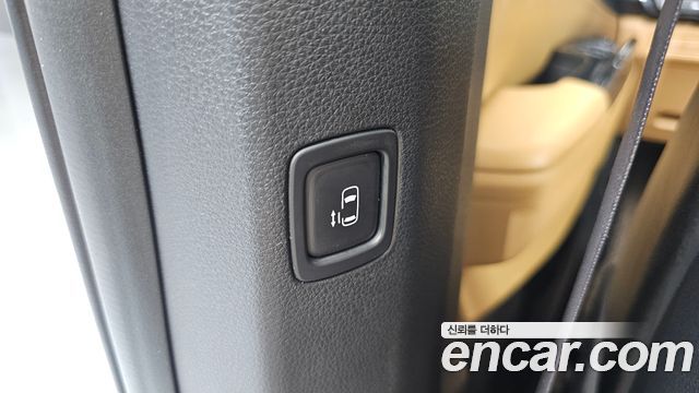 Kia Canival 2023 — photo 23