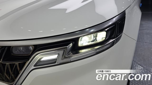 Kia Canival 2023 — photo 8