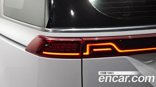 Kia Canival 2023 — photo 9