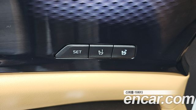 Kia Canival 2023 — photo 31