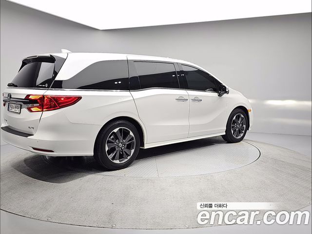 Honda Odyssey 2022 — photo 2