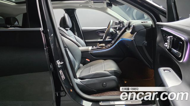 Mercedes-Benz GLC-Class 2024 — photo 16