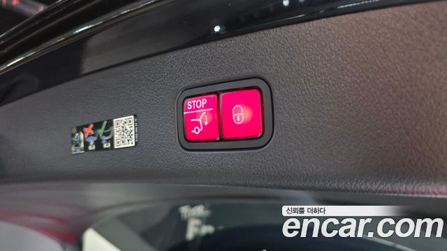 Mercedes-Benz GLC-Class 2024 — photo 28