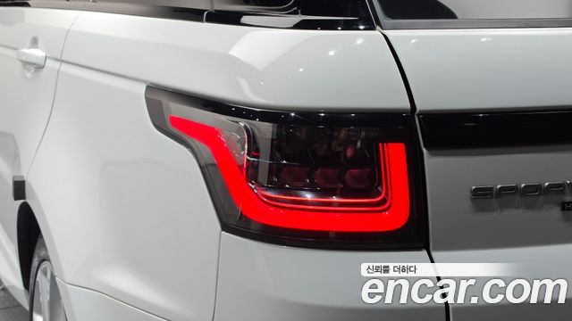 Land Rover Range Rover Sport 2020 — photo 9
