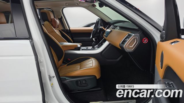 Land Rover Range Rover Sport 2020 — photo 16