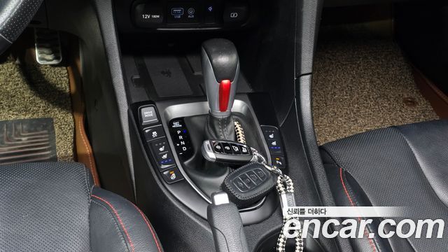 Hyundai Veloster 2018 — photo 12