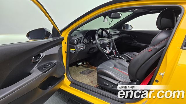 Hyundai Veloster 2018 — photo 13