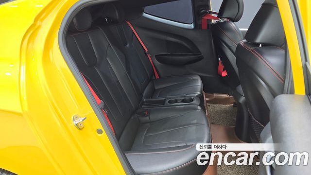 Hyundai Veloster 2018 — photo 17