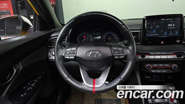Hyundai Veloster 2018 — photo 18