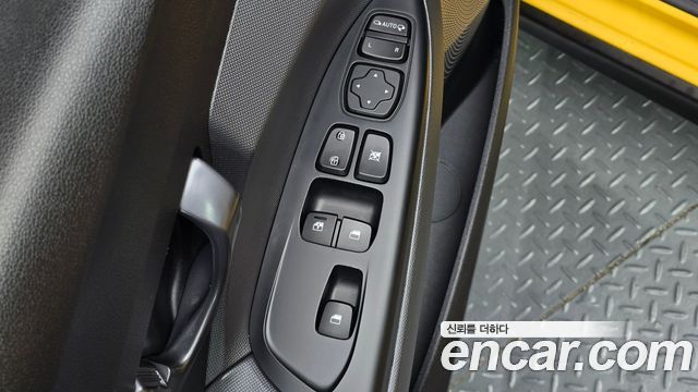 Hyundai Veloster 2018 — photo 26
