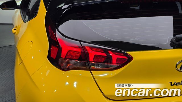 Hyundai Veloster 2018 — photo 9