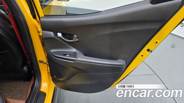 Hyundai Veloster 2018 — photo 15