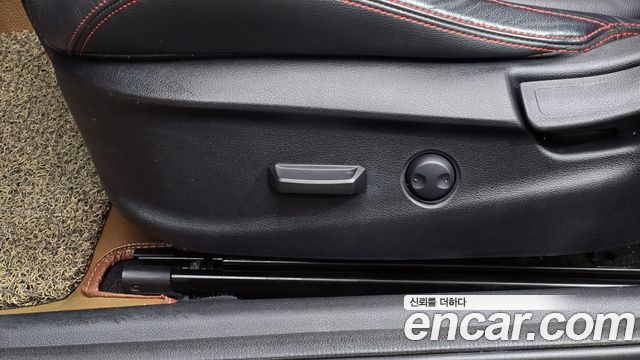Hyundai Veloster 2018 — photo 27
