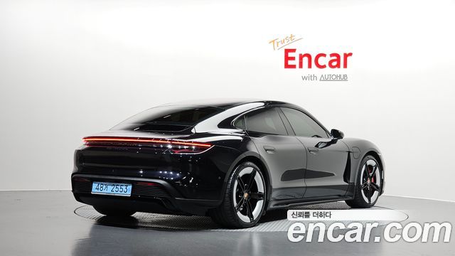 Porsche Taycan 2025 — photo 2