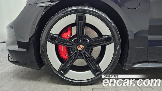 Porsche Taycan 2025 — photo 5