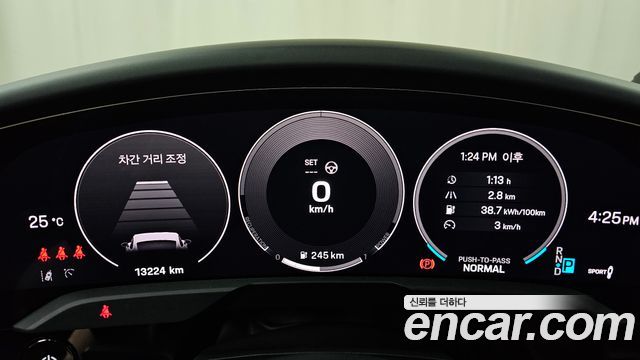 Porsche Taycan 2025 — photo 11