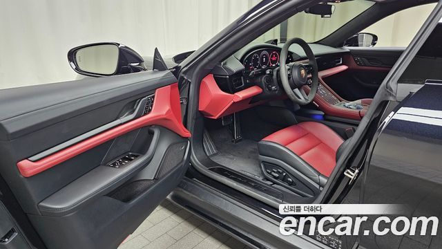 Porsche Taycan 2025 — photo 13