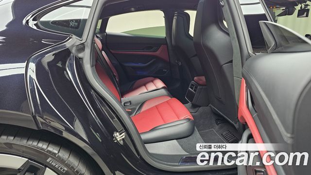Porsche Taycan 2025 — photo 17