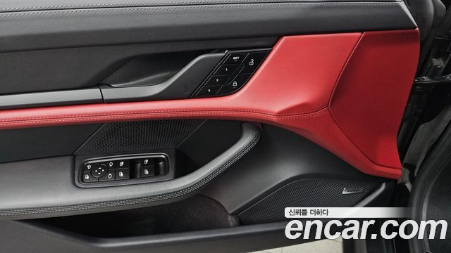 Porsche Taycan 2025 — photo 29