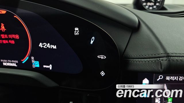 Porsche Taycan 2025 — photo 31
