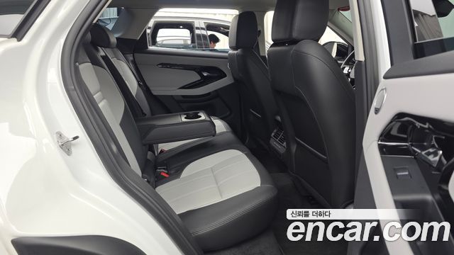 Land Rover Range Rover Evoque 2025 — photo 12