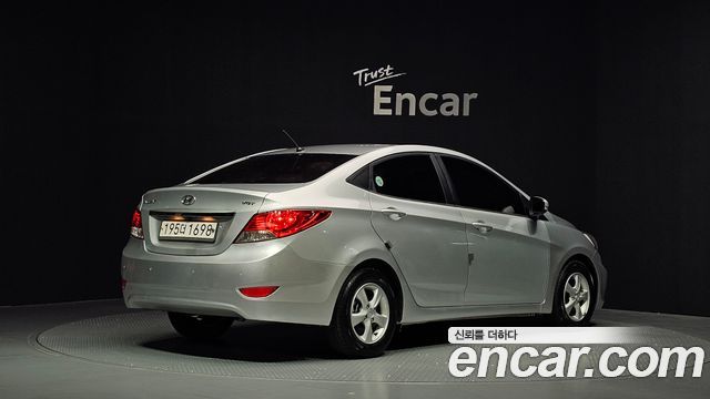 Hyundai Accent 2012 — photo 2