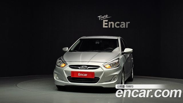 Hyundai Accent 2012 — photo 3