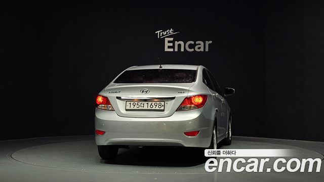 Hyundai Accent 2012 — photo 4