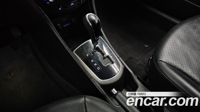 Hyundai Accent 2012 — photo 9