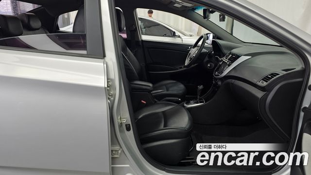 Hyundai Accent 2012 — photo 11