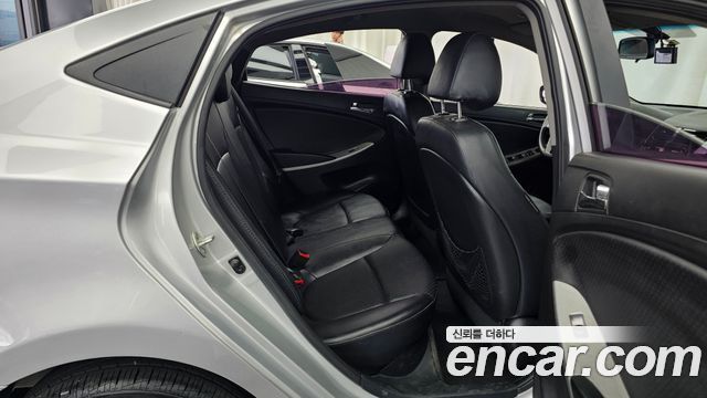 Hyundai Accent 2012 — photo 12