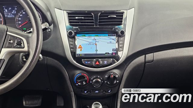 Hyundai Accent 2012 — photo 14