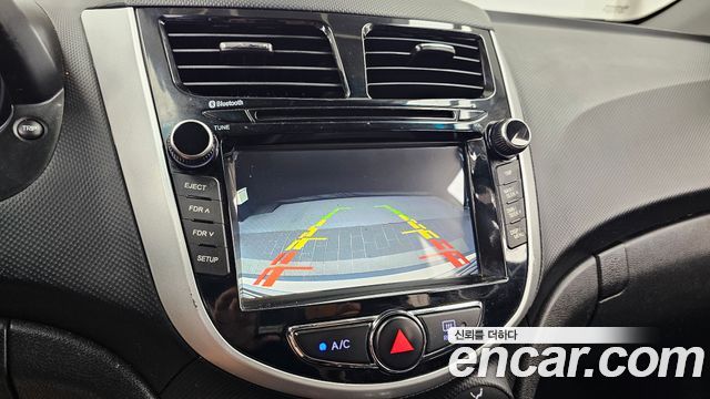 Hyundai Accent 2012 — photo 15