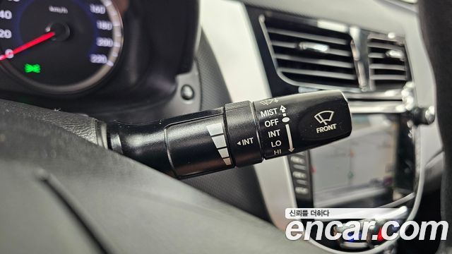 Hyundai Accent 2012 — photo 18