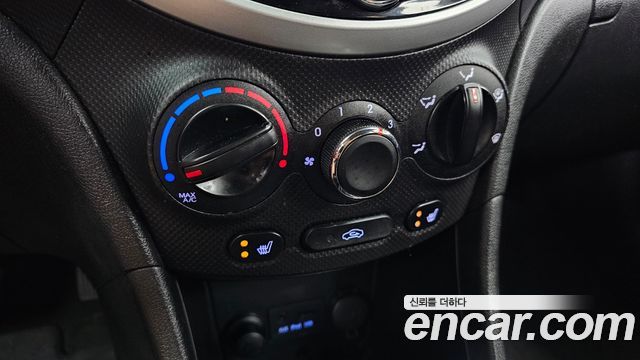 Hyundai Accent 2012 — photo 19