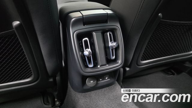 Polestar Polestar 2 2022 — photo 24