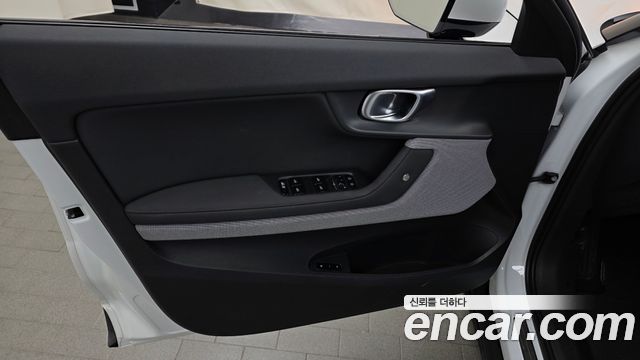 Polestar Polestar 2 2022 — photo 14