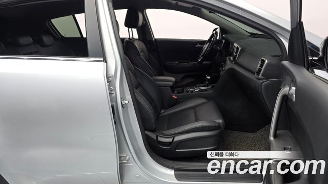 Kia Sportage 2016 — photo 16