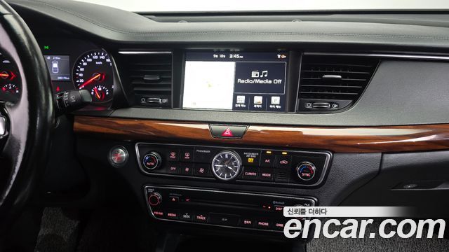 Kia K7 2016 — photo 13