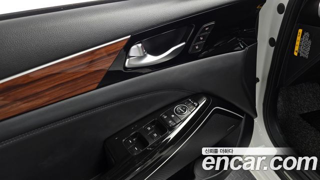 Kia K7 2016 — photo 17